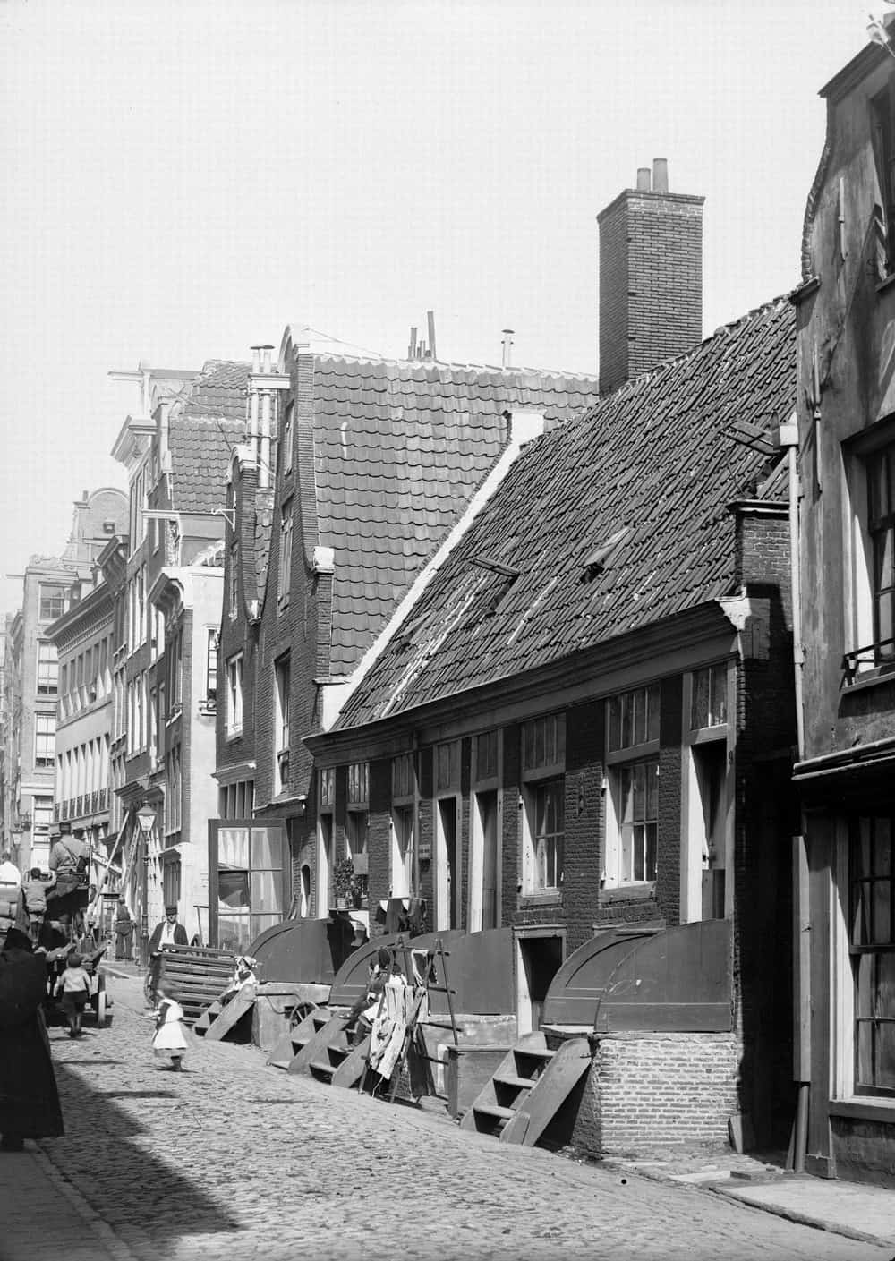Bron: Beeldbank Amsterdam, Wagenstraat 1-9