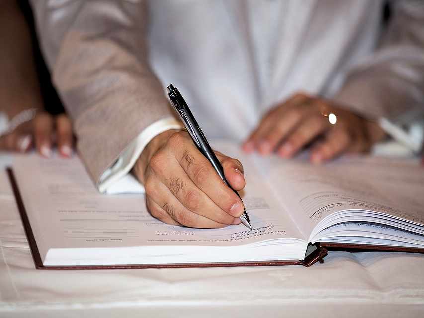 Vergeet de getuige niet bij een doop, huwelijk of overlijden