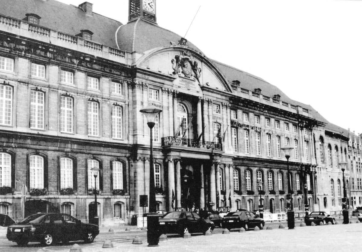 Voormalig paleis van de Prins-bisschop aan Place Saint Lambert te Luik (foto Z. Coenen)