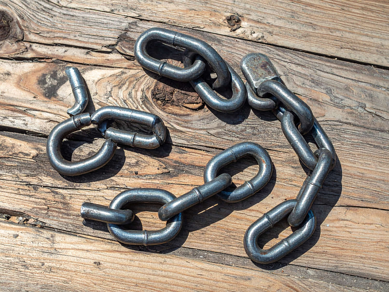 Een scheidingsketting door trouwen, scheiden, trouwen